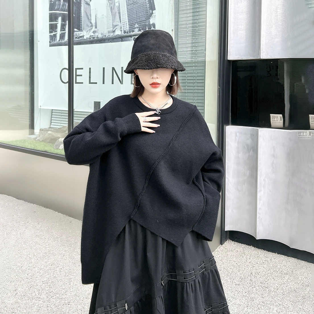 

240905Black Irregular Big Size Knitting Sweater Round Neck Long Sleeve Women Pullovers New Fashion Autumn Winter 2024