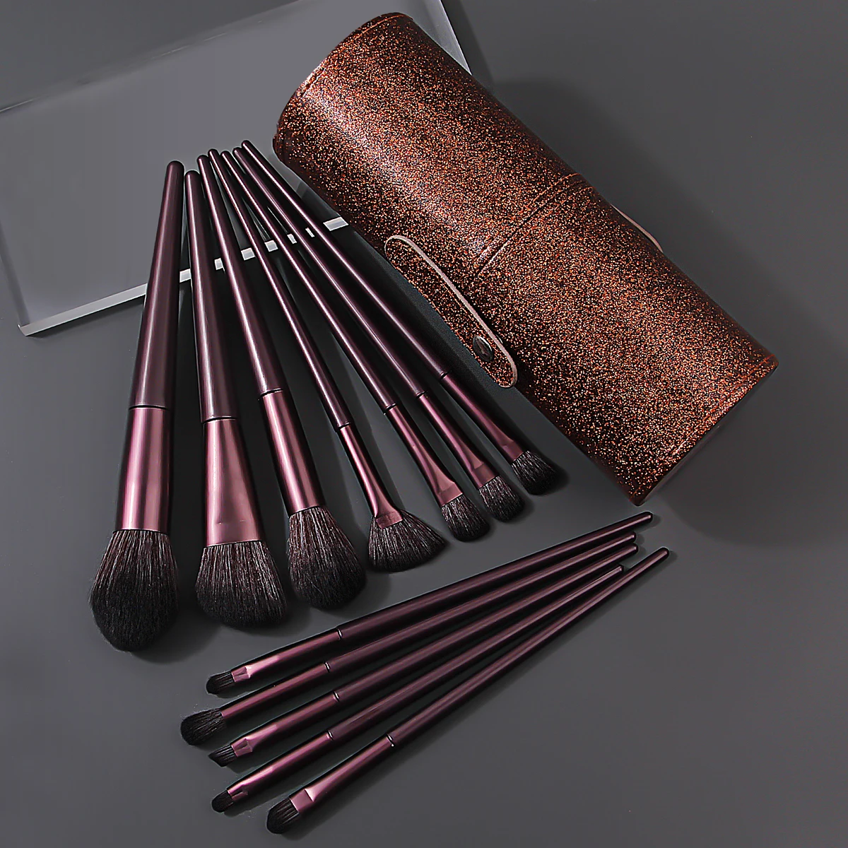 แปรงปัดแป้งเนื้อนุ่ม 13 ชิ้น แปรงปัดแก้ม ชุดแปรงแต่งหน้าอเนกประสงค์ & ถังเก็บของหนัง PU ความจุขนาดใหญ่