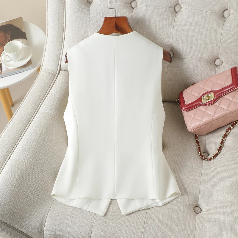 White Single Breasted V-Neck Short Slim Fitting Vest for Women in Spring and Autumn, Can Be Worn Externally or Internally with B