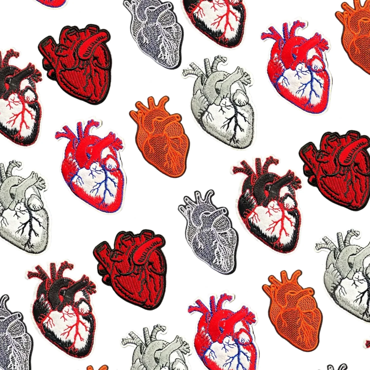 

Heart Cloth Sticker Patches, Exquisite and Realistic Color Heart Adhesive Embroidery Clothing Patch Accessories Spot Wholesale