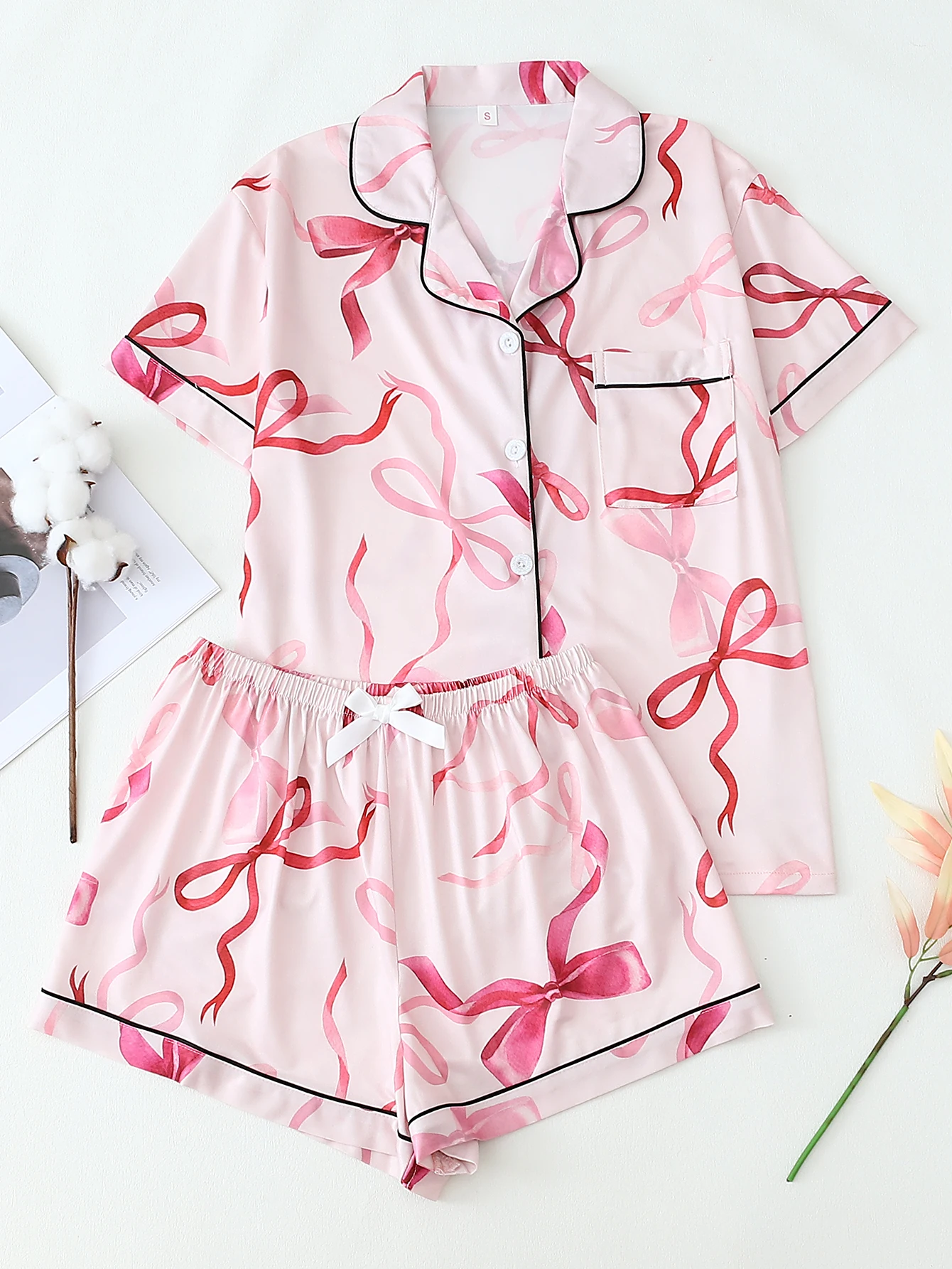 Two-Piece Set with Comfortable Large Bow Tie, Ribbon Lapel, Button-Down Short-Sleeve Top with Pockets and Bow Tie Shorts, Spring and Summer Women's Pajamas and Loungewear Set Suitable for Home Use