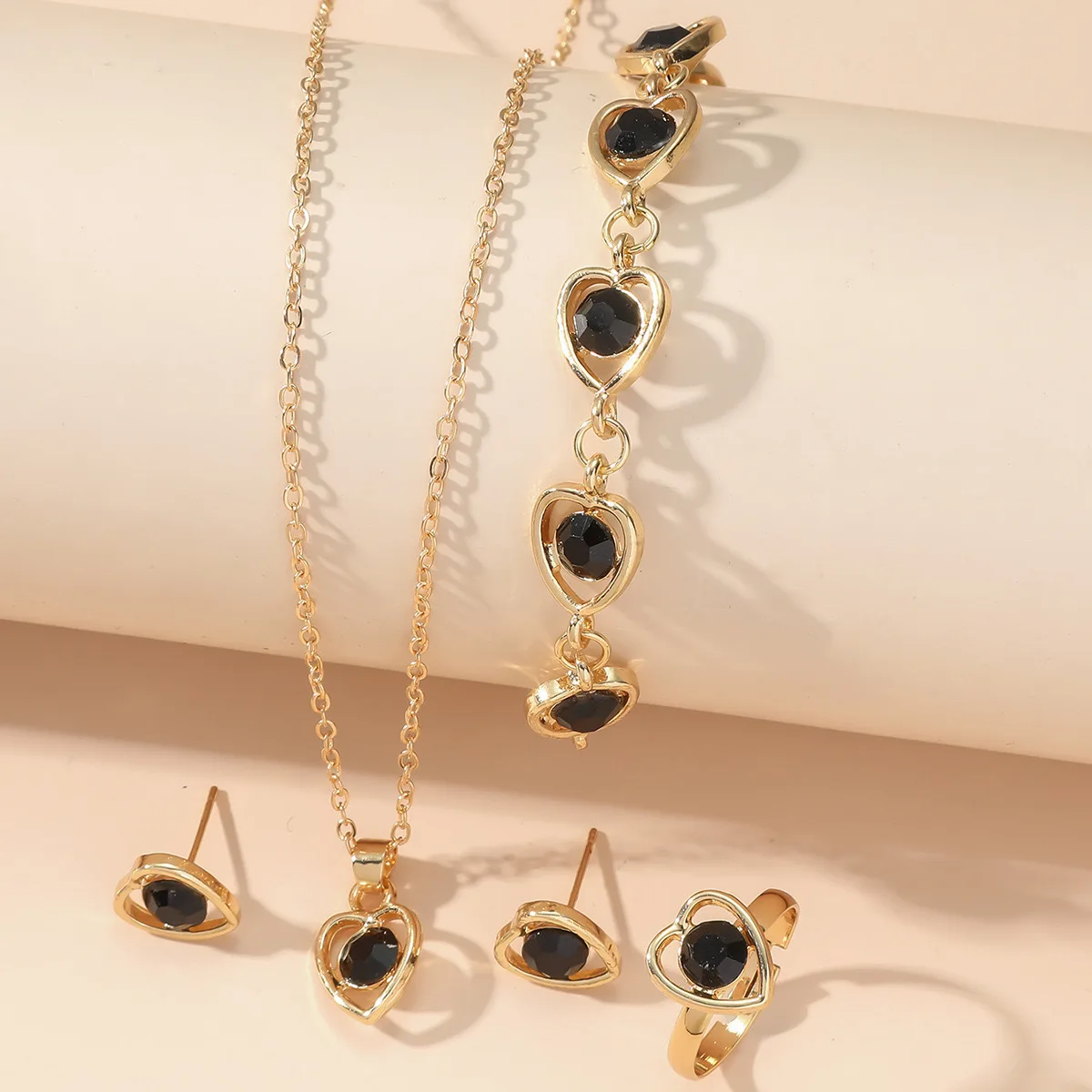 Women Crystal Love Jewelry 4 Piece Set Fashionable Elegant High End Peach Heart Necklace Earrings Rings Bracelets Necklace Set