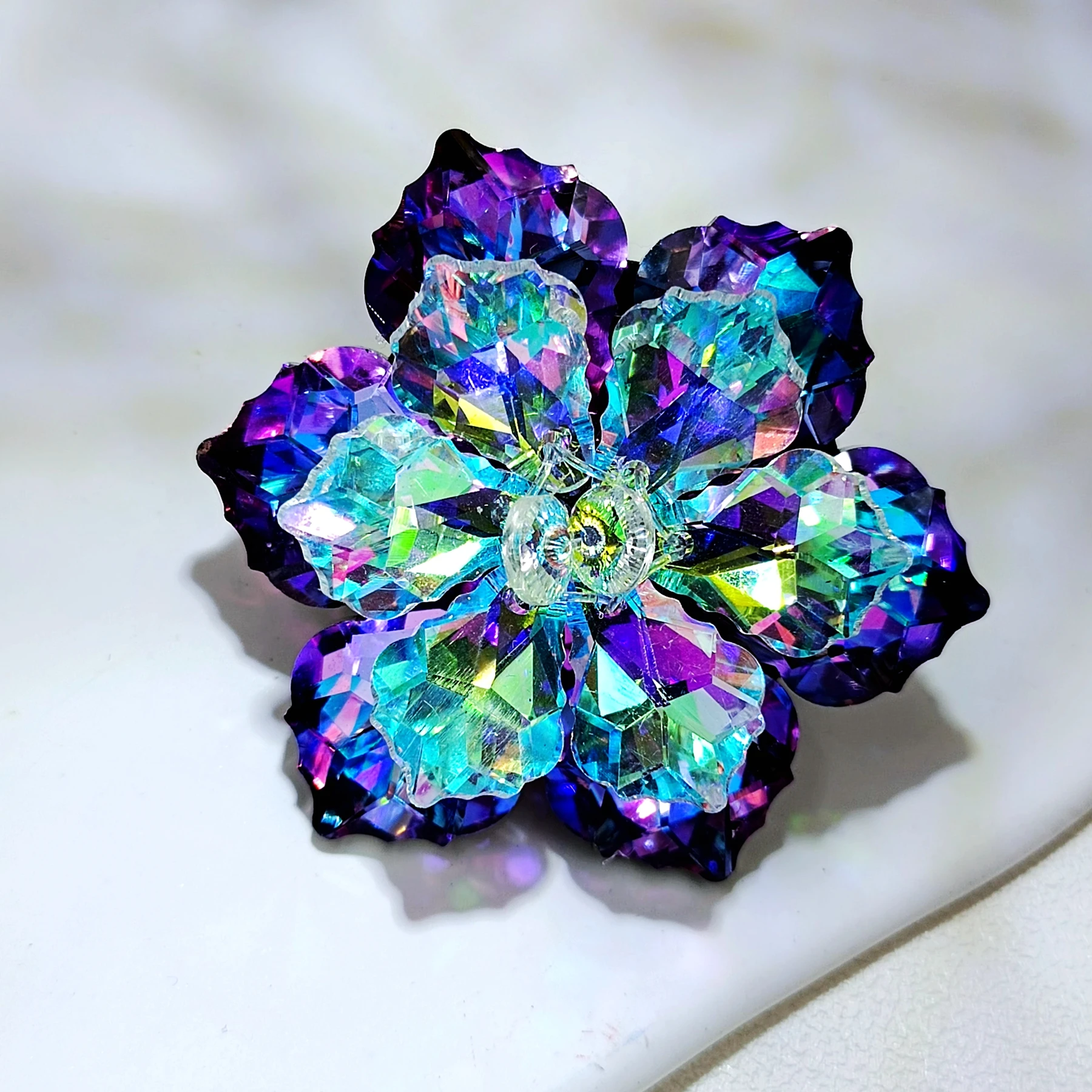 Shining Beads Centered Lavender Aurora Crystalline Floral Brooches &Pins Vitrail Jewelry for Parties Proms Homecoming Galas