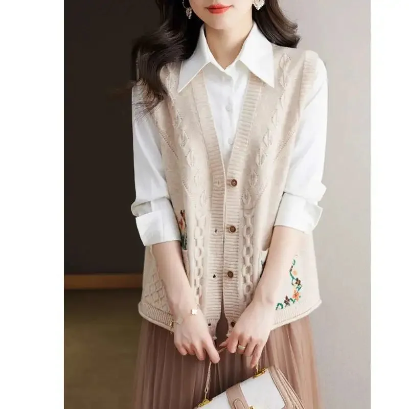 

Early Autumn Cardigan Sweater Knitted Vest Women's 2025 New Autumn Vest Vest Horse Clip Two-piece Set