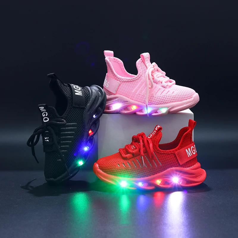 MGO KIDSS Spring and Autumn New Children's Mesh Luminescent Shoes Flashing Shoes for Boys and Girls, Breathable Sneakers for Gir