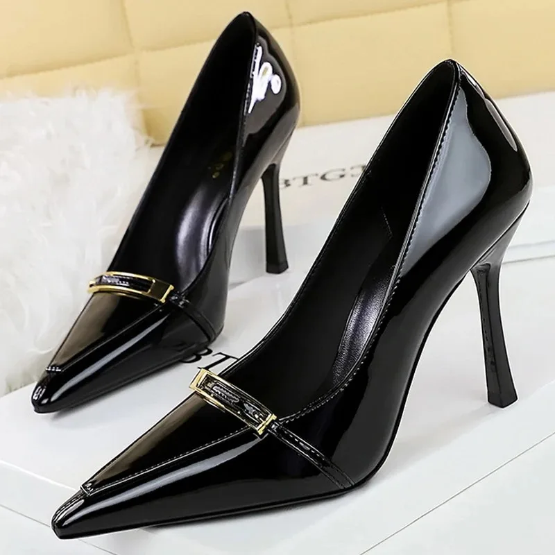 

8cm-9.5cm High Heels Fashion Patent Leather Pointed High Heels Sexy Stiletto Party Womens Shoes Metal Buckle Women Pumps Tacones