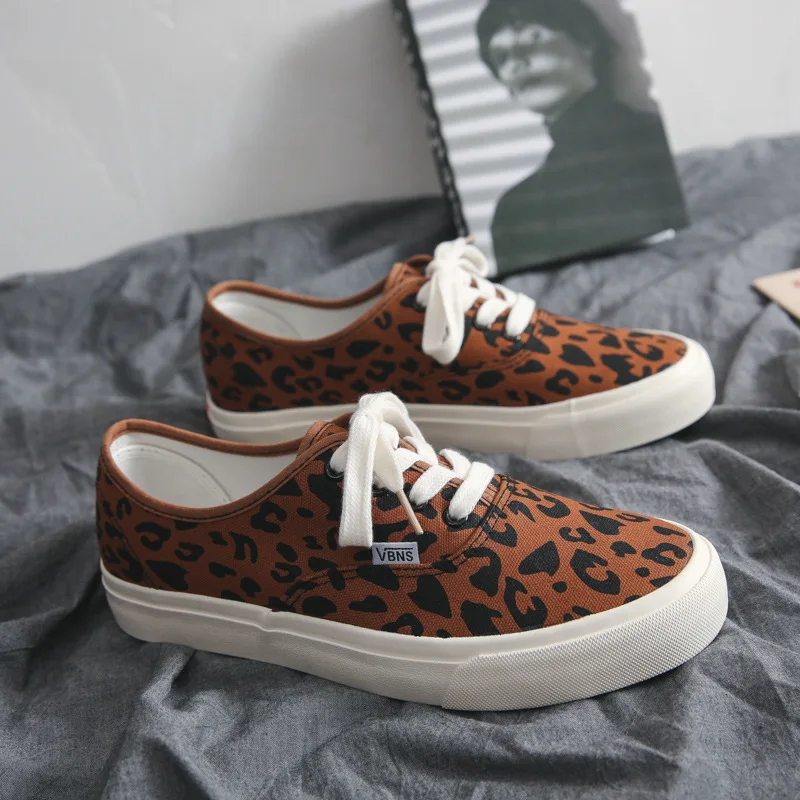 Leopard buty brezentowe buty mężczyźni moda męskie trampki przypadkowi oddychające buty Tenis Masculino Zapatillas Hombre Erkek Ayakkabi