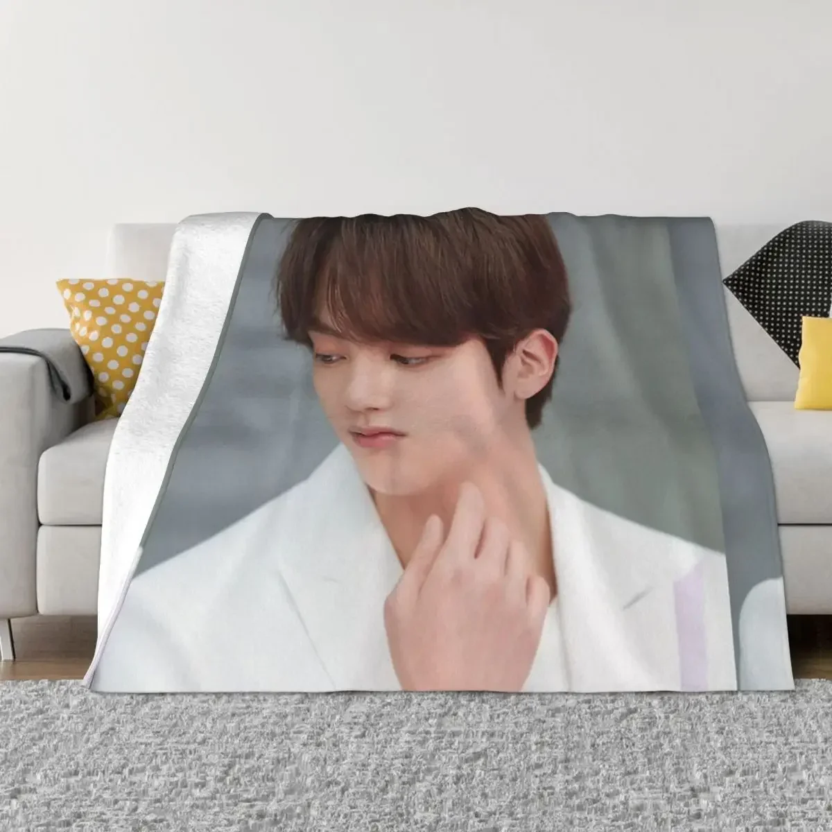 New Kim Seokjin Blankets Flannel Winter Cute Multi-function Super Soft Throw Blankets for Sofa Bedroom Quilt Travel Bedspread