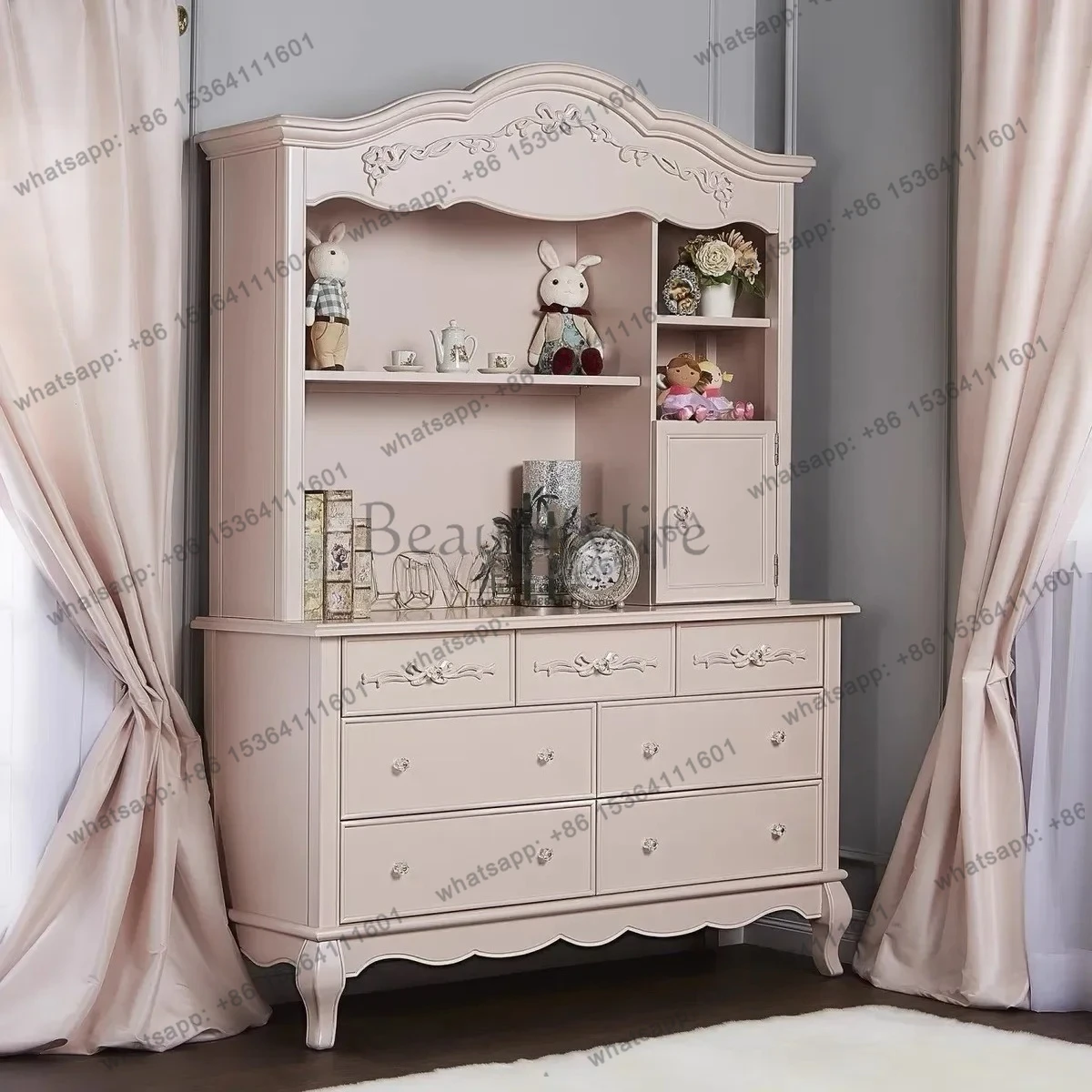 

Libreria per bambini francese in legno massello intagliato con mobiletto principessa rosa