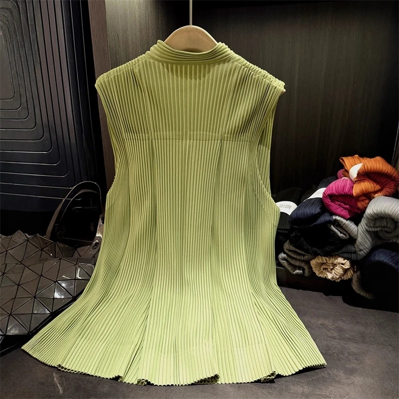 2026 Spring New Women Vest Coat Thick Toothpick Fold Multi Functional Loose Single Breasted Female Top