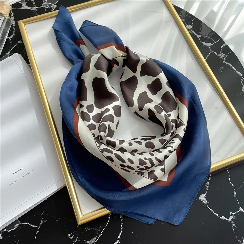 Modischer 70 * 70 cm Schal mit Leopardenmuster für Damen, Frühling/Sommer, weiche Satinränder, quadratisches Bandana, Sonnenschutzschals – Detail 16