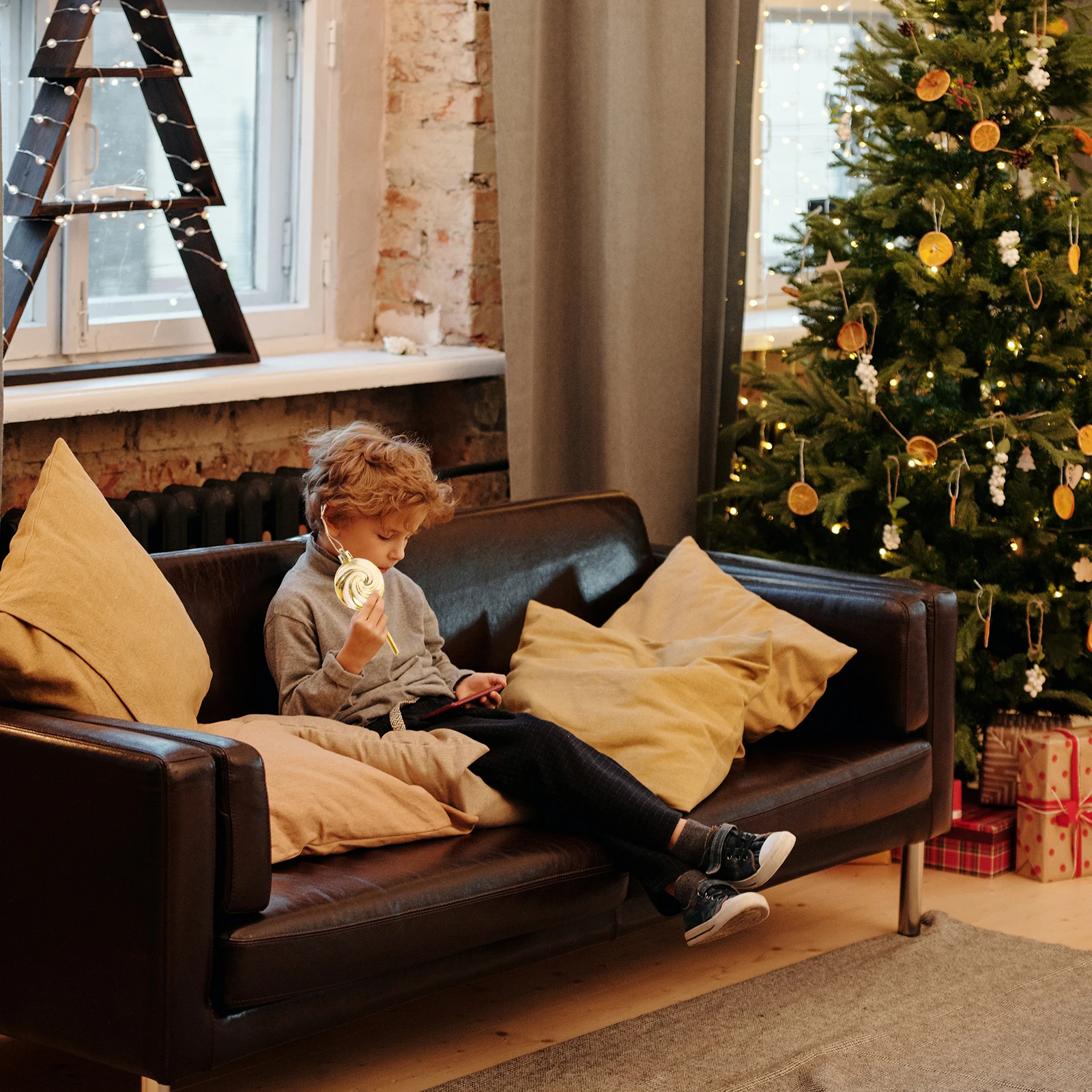 

4pcs Red Small Candy Pendant Size Christmas Tree Decorations Candy Ornaments Christmas Candies Pendants for Home