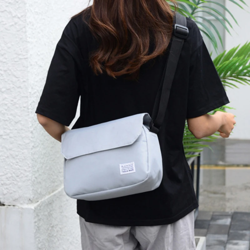 

Новая модная повседневная легкая сумка из нилона большой емкости, женские модные уличные сумки через плечо