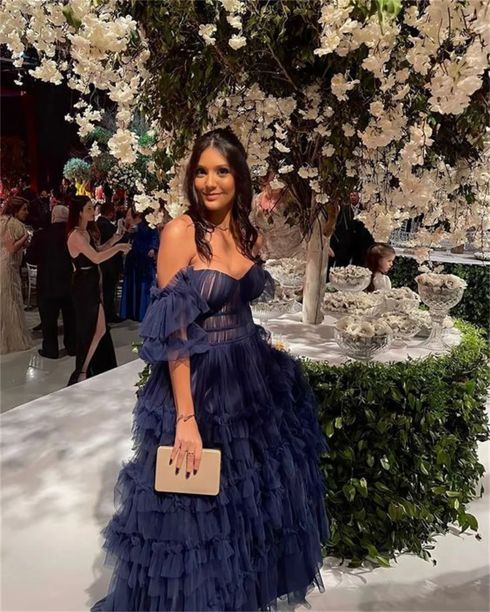 Sansa Sexy Navy Blue Edge Curl Prom Dress Luxury Multilayer Puffy فساتين سهره فاخره 2023 Elegant Off Shoulder Vestidos De Noche