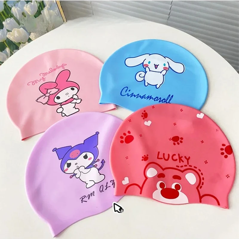 Gorros de natación Sanrio Kuromi, figura de Anime Cinnamoroll My Melody para niños, sombrero de silicona impermeable, protección para los oídos, regalos de alta elasticidad