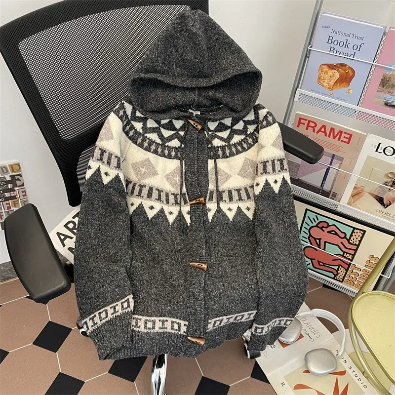 Autumn Winter plus Size Women's Thiened Loose Knitted Hat Sweater Coat with Horn Buttons Casual Vintage Polyester Fiber