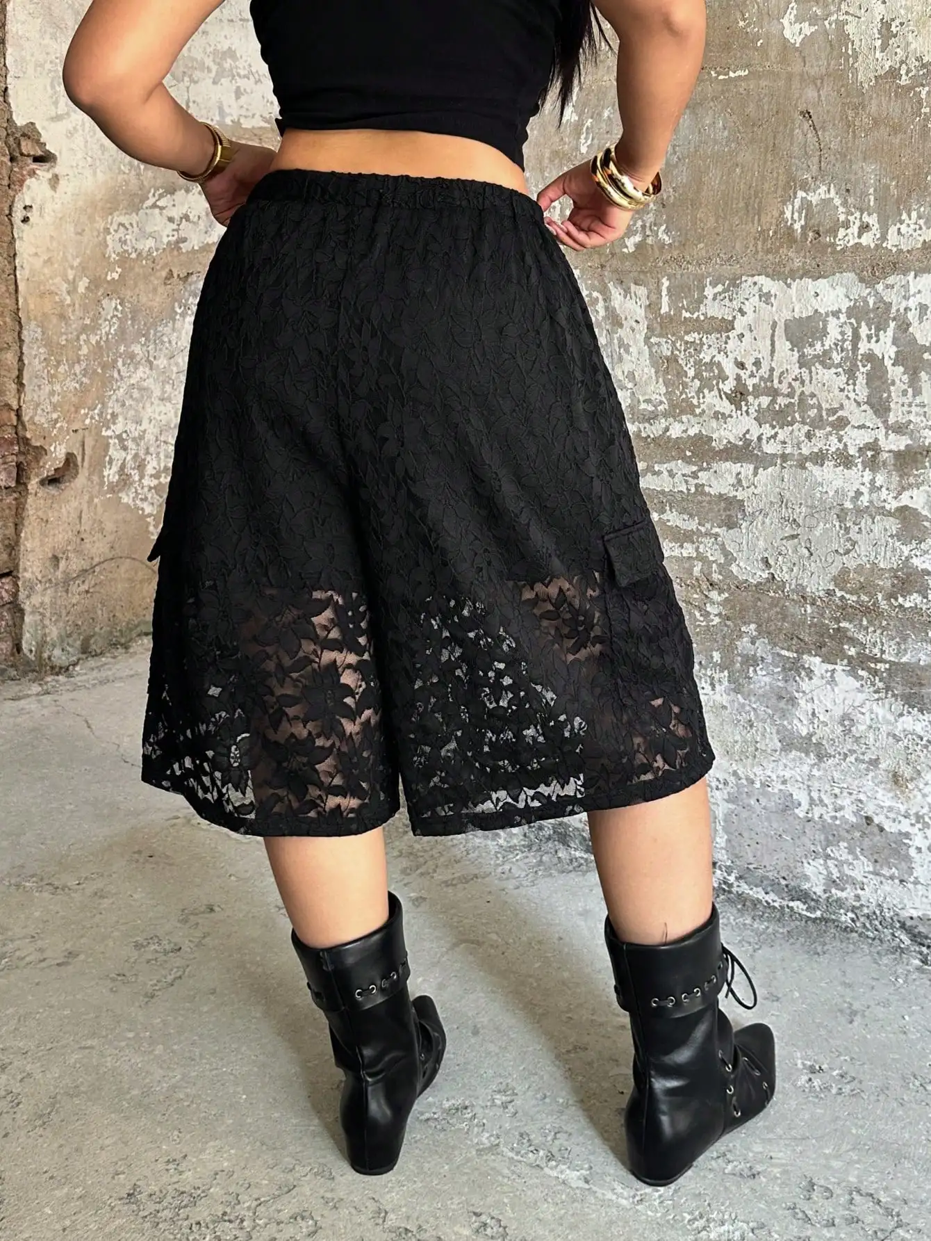 Plus Size Women Lace Cargo Bermuda Shorts,Summer Elastic Drawstring Waist Hollow Out Floral Lace Knee Length Shorts,Y2K Streetwe