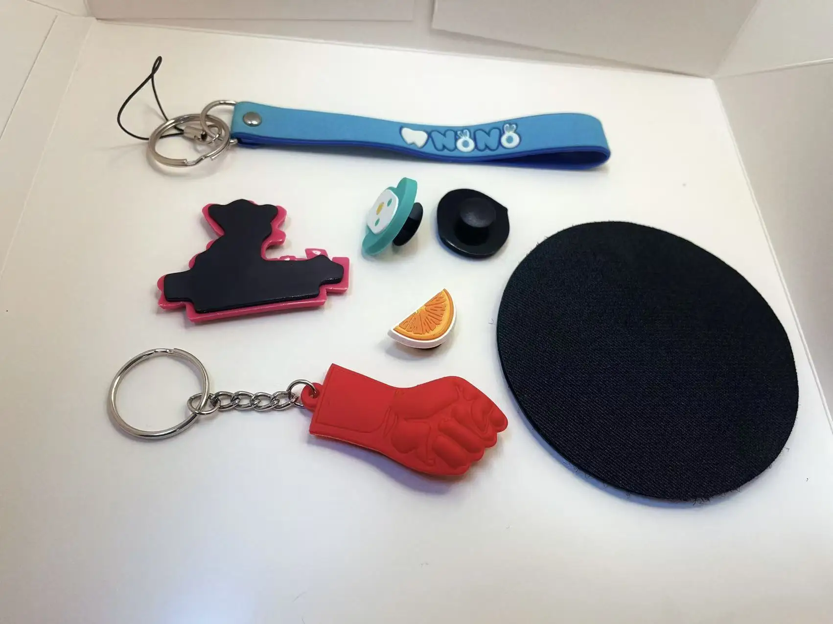 Custom Made PVC Jewelry Factory Direct Sales Promotion Gift 3D/2D Soft PVC Keychain Free Design Artwork  Free Design Artwork