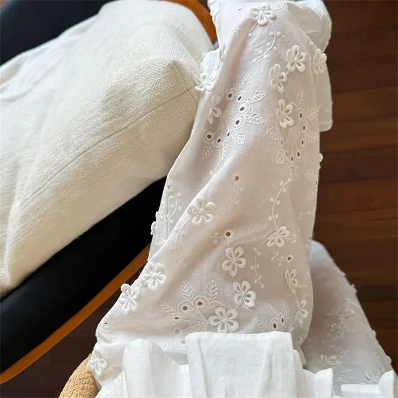 Nuovi pantaloni estivi a gamba larga moda pizzo bianco scava fuori ricamo floreale pantaloni dritti in vita elastica tinta unita da donna