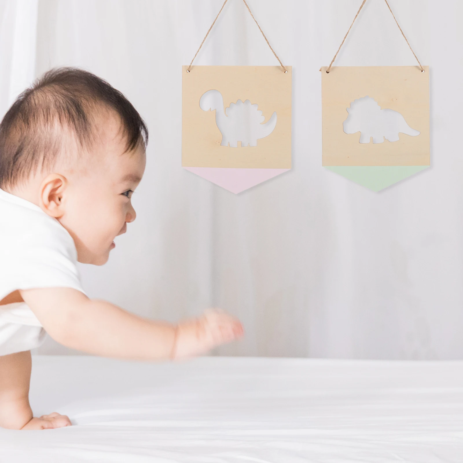 

2 Pcs Wood Pendant Children's Room Ornament Chips Farmhouse Decoration Bed Hanging Wooden Bedroom Boy Accessories