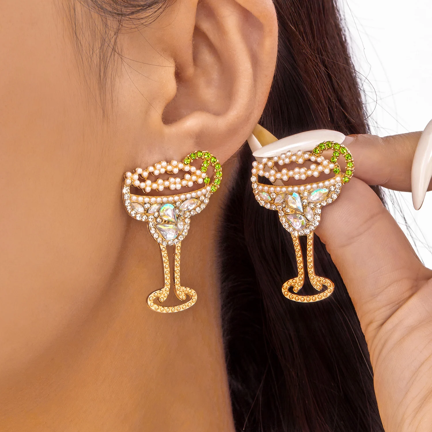 Vintage Voll-Strass Weinglas-Ohrringe für Damen Elegante Imitationsperlen Zitronenbecher-Ohrringe Party-Schmuck Accessoires