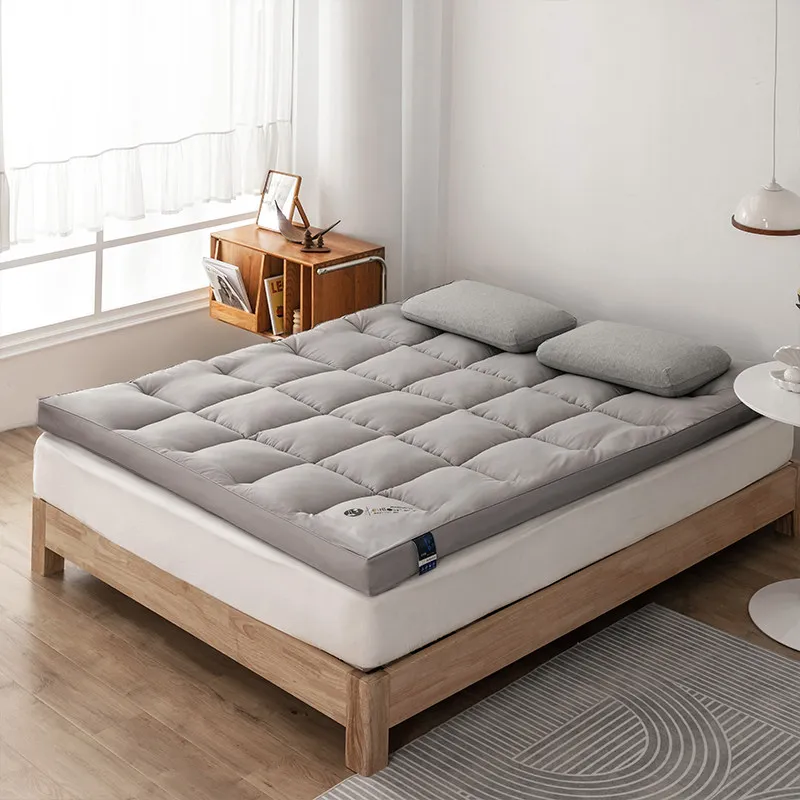 Thick Self-Heating Mattress with Anti-Viral Fiber Foldable 10cm Height Design for Dormitory Home Portable Space-Saving Solution