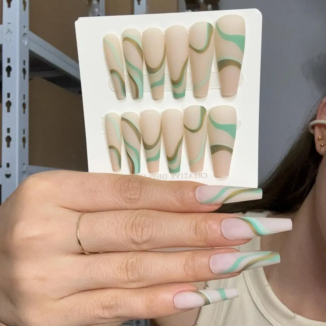 24Pcs/Box Gold-Line Wave Pattern False Nail Tips Removable Acrylic Press on Nails Set Euro-American Long Ballet Fake Nails Art