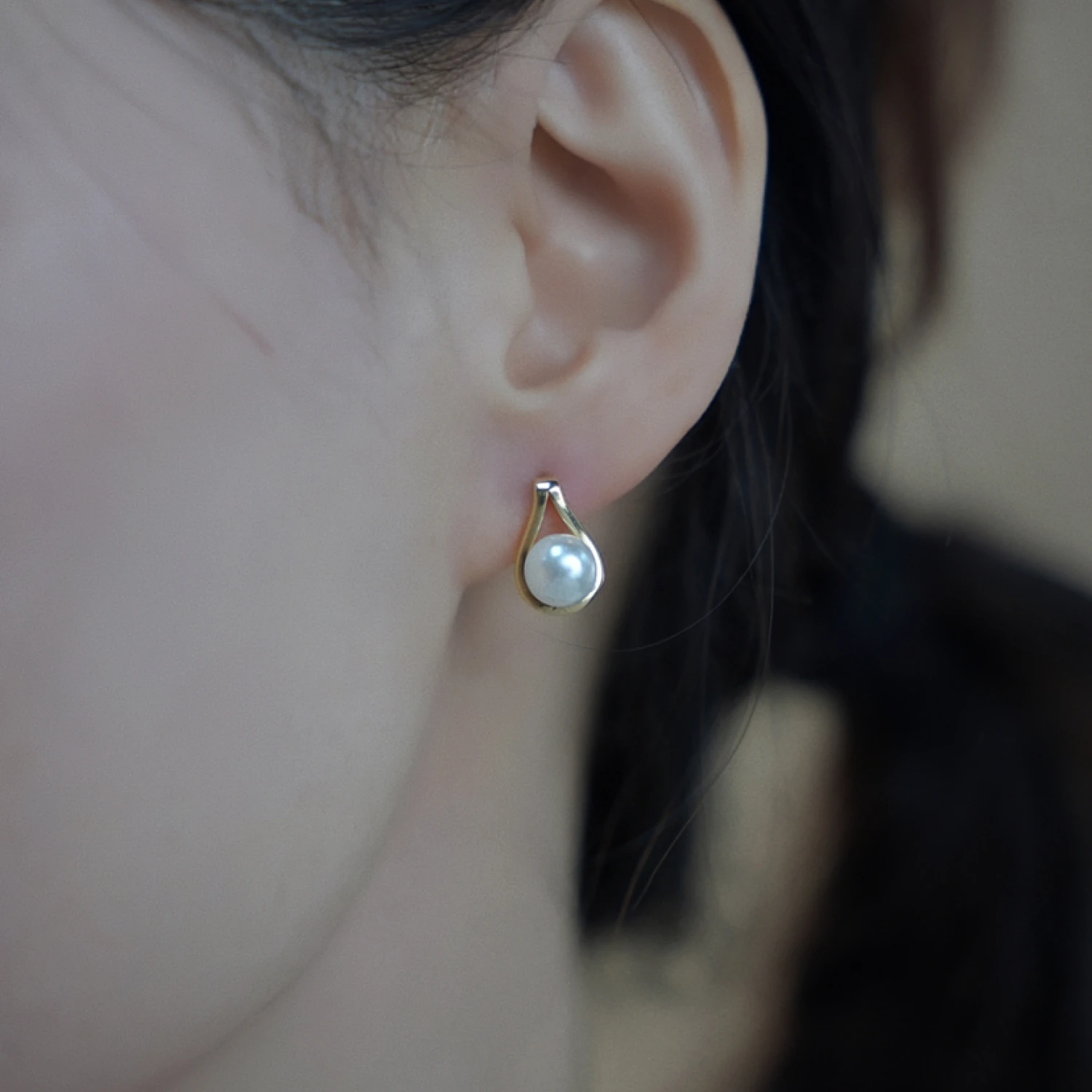 YAJUNIEL Natural Freshwater Pearl Teardrop Stud Earrings for Women 24K Real Gold Plated Hypoallergenic Brass Jewelry Gifts
