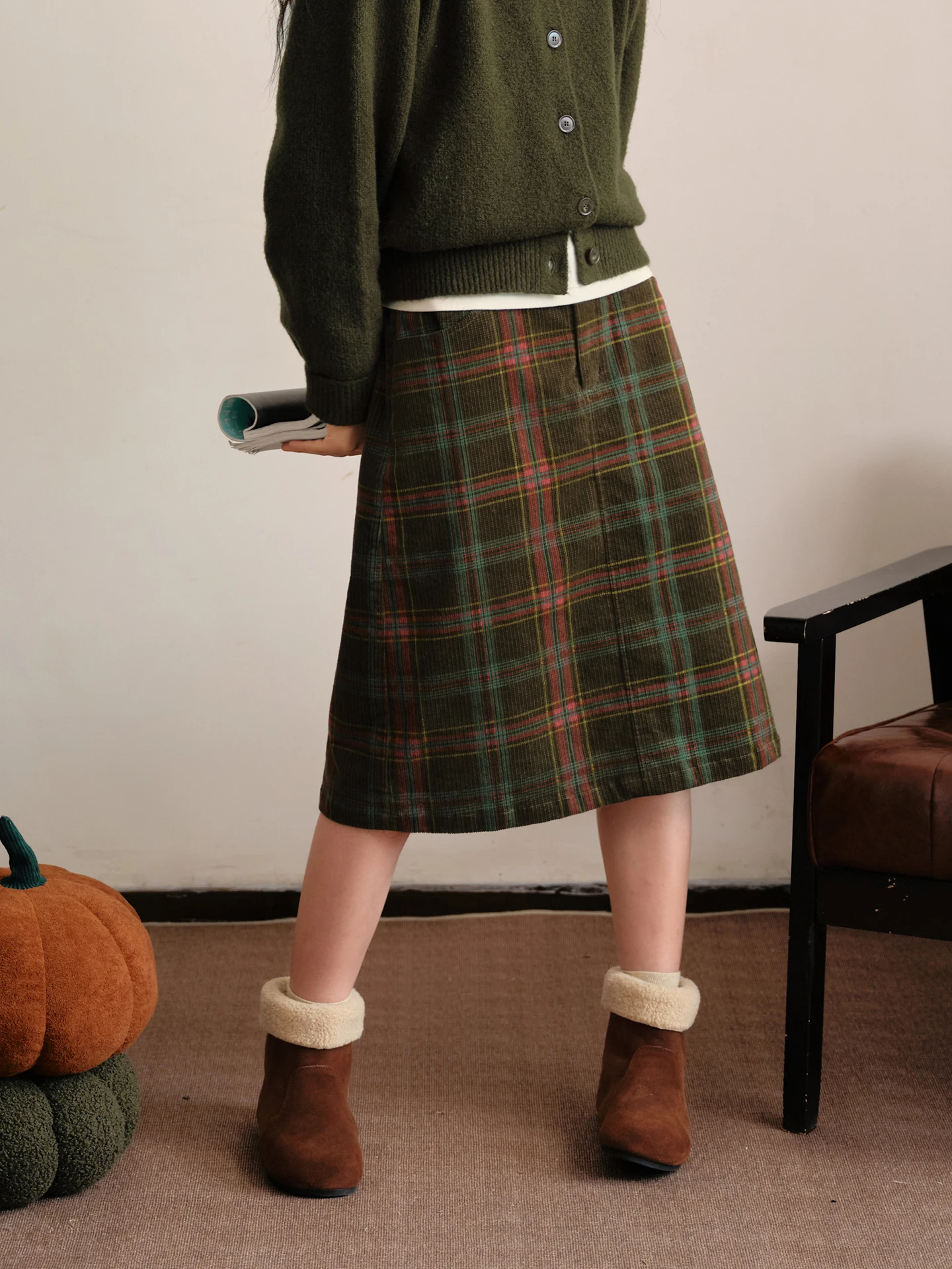 Retro High Waist Straight Corduroy Plaid  Skirt Women's Fashion Breathable Comfortable A-Line Skirt for Casual Wear