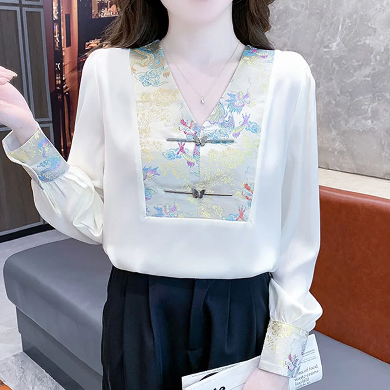 Fashion V-Neck Women Blouse Black Embroidery Long Sleeve Chiffon Blouse Shirt Women Tops Blusas Para Mujer Camisas De Mujer M794