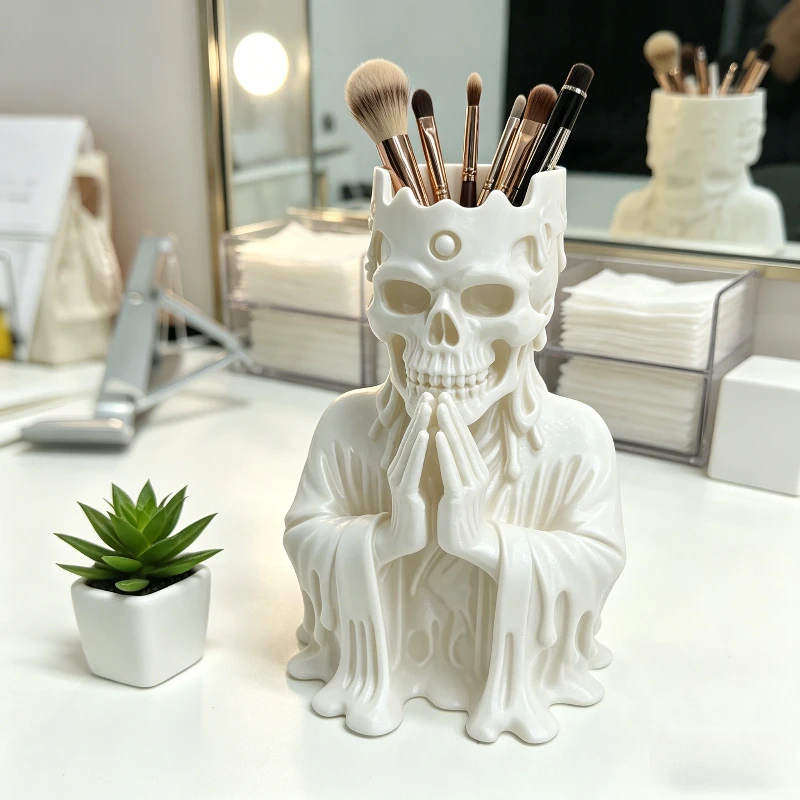 Portalápices gótico con diseño de calavera y textura primitiva, almacenamiento de escritorio de estilo oscuro, decoración única para escritorio geek, regalo creativo para el hogar u oficina