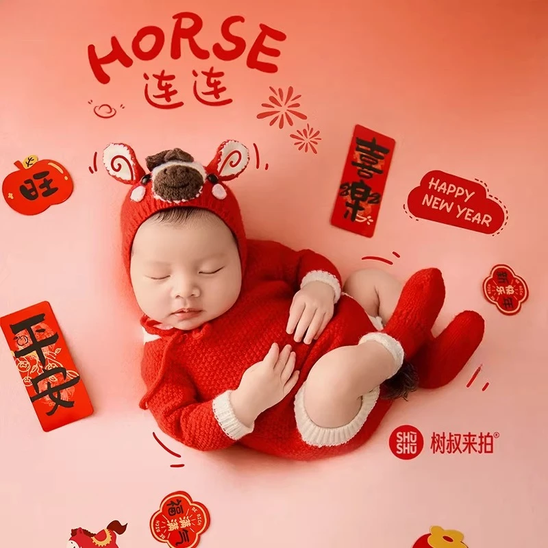 Alat Peraga Fotografi Bayi Baru Lahir Merah 2026 Set Tema Tahun Baru Imlek Kuda Pakaian Boneka Kuda untuk Pose Latar Belakang untuk Pemotretan Fotografi
