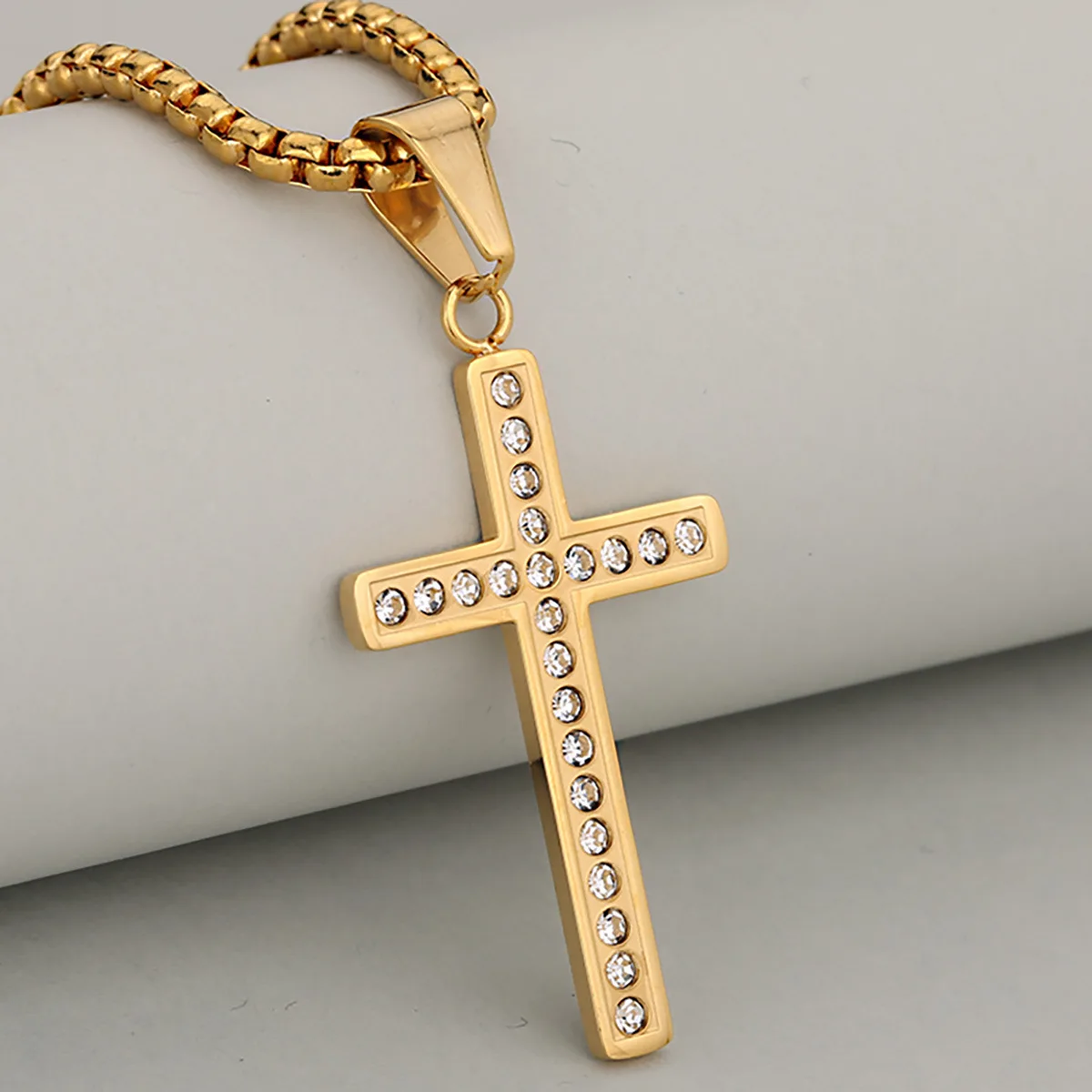 

Light Luxury Texture Stainless Steel Inlaid Diamond Light Luxury New Cross Pendant Necklace For Men And Women,Premium & Tasteful