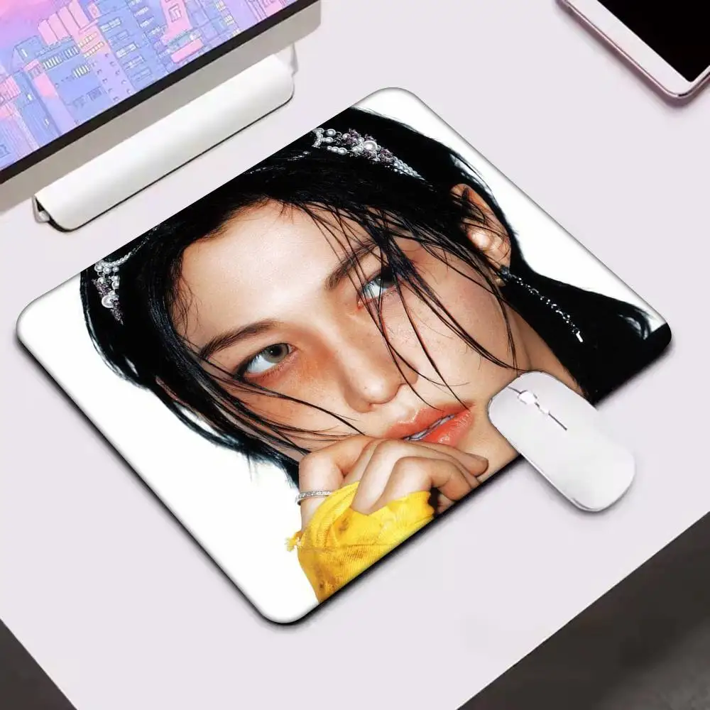 1pc 가수 F-Felix 마우스패드 게이머용 소형 락엣지 컴퓨터 책상 패드 직사각형 미끄럼 방지 고무