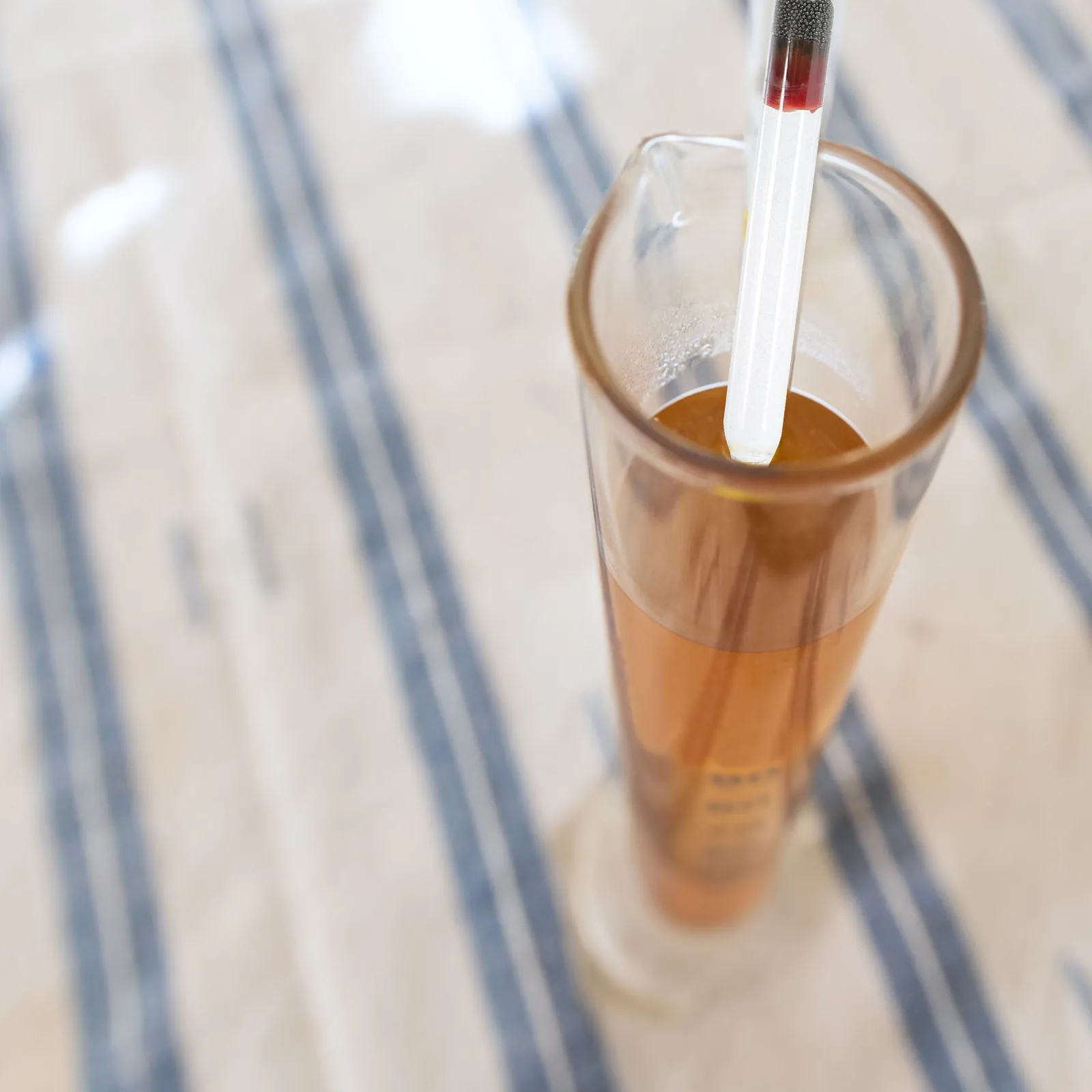 

1 set 1 Set Alcohol Hydrometer Triple Scale For Wine Beer Mead Fermentation Brewing Sugar Specific Gravity Measurement Tool