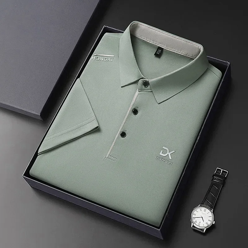 Neues Herren-Business-Casual-Kurzarmhemd mit Abzeichen, einfarbiges Poloshirt, modisches, atmungsaktives, bequemes, vielseitiges Oberteil