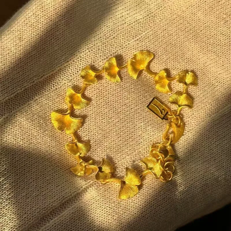 

Autumn leaf golden brushed ginkgo plant bracelet for women's new exquisite, light luxury, and luxurious bracelets