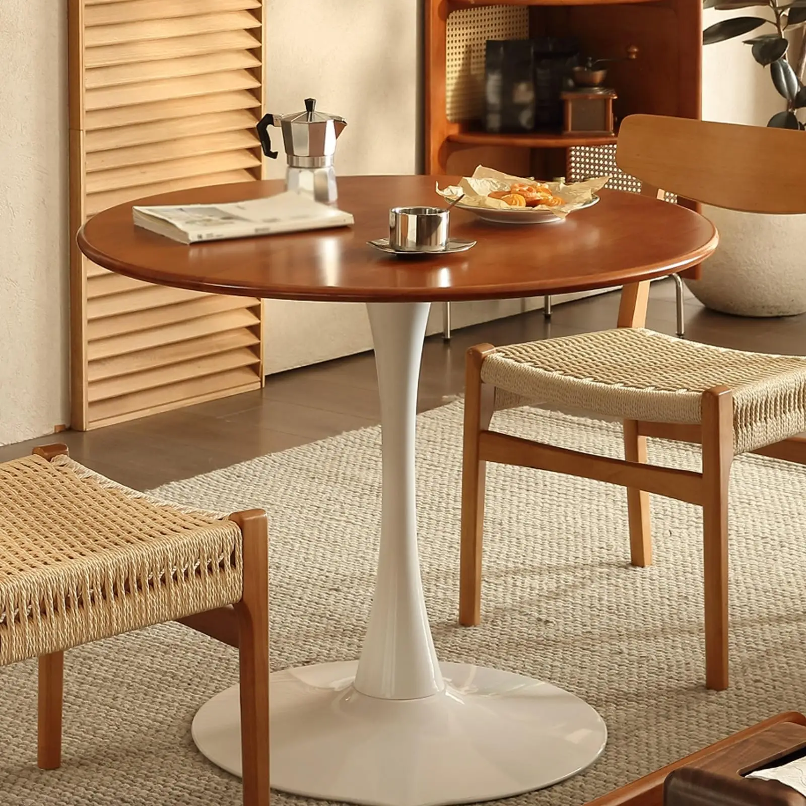 Round Dining Table, Mid-Century Modern, Small, Seats 4–6 People; Suitable for Compact Spaces, cafés, Kitchens, and