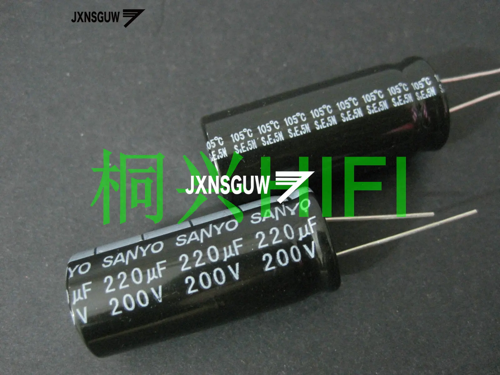 

20PCS Original SANYO 200V220UF 18X40MM black Aluminum electrolytic capacitors 220uF/200v 105 degrees 220UF 200V