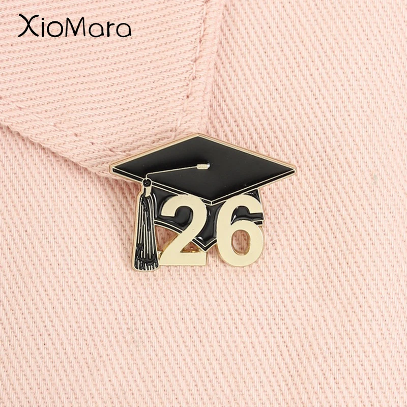 School Graduation Season Enamel Pin Class Of 2026 Bachelor's Hat Graduated Lapel Badge Jewelry Gifts for Students Friends