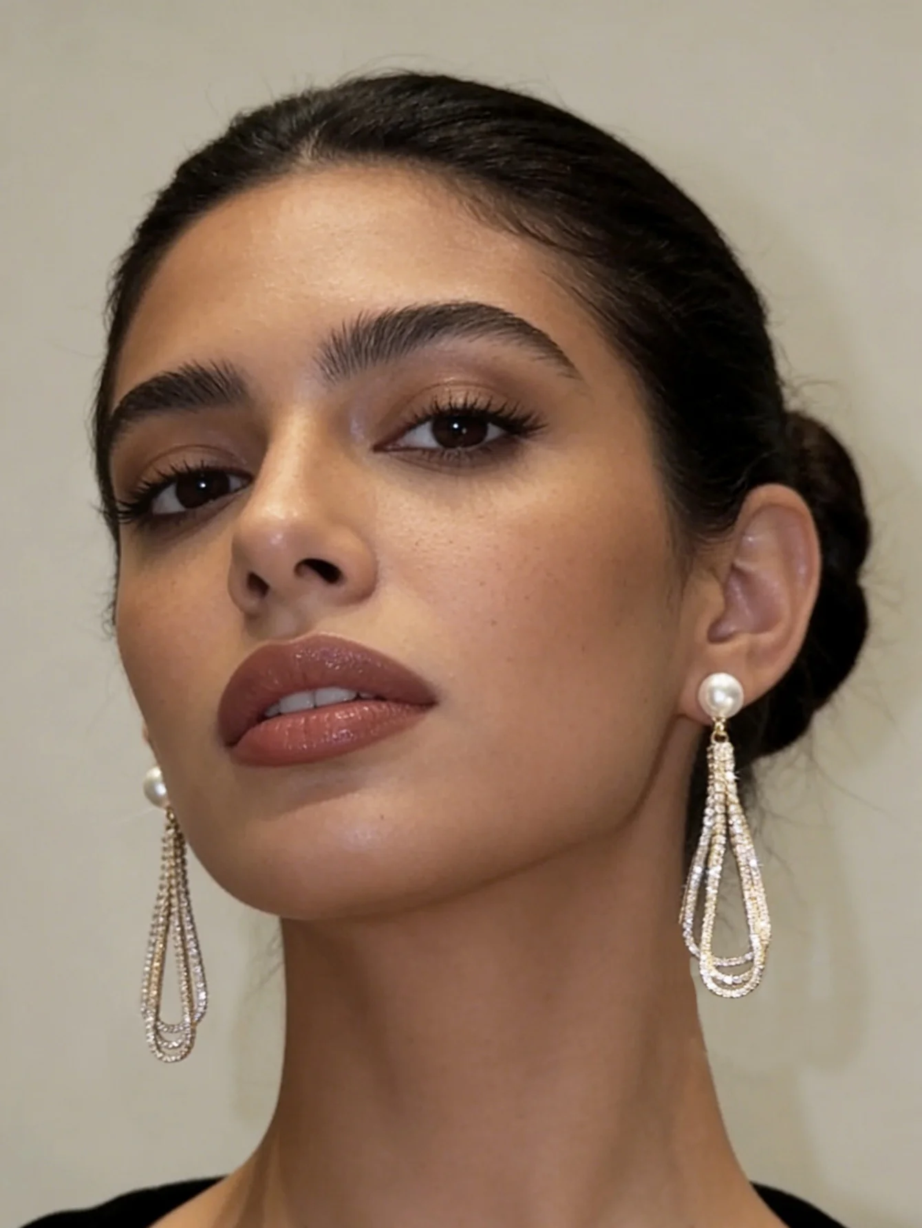 

1pcs European and American Exaggerated Long Paragraph Inlaid Diamond Water Drop Ladies Earrings Banquet Wedding Gift