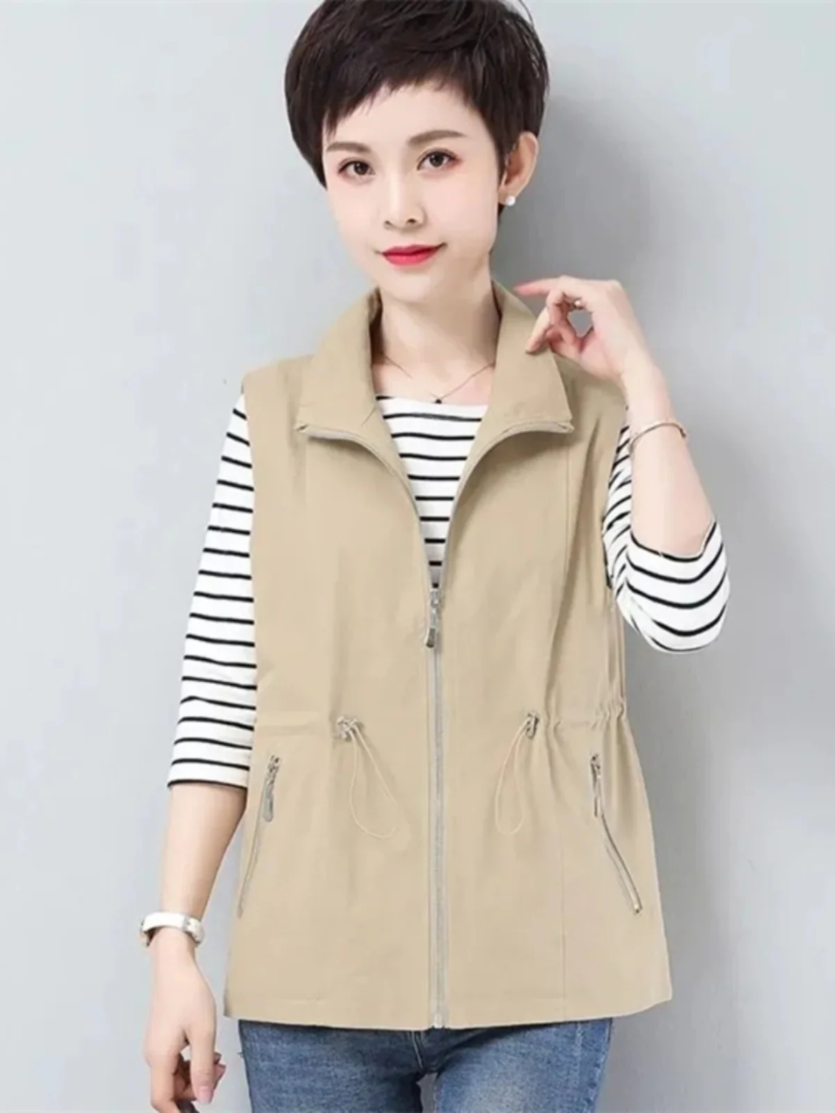 

Женский жилет-куртка на весну-осень 2025: Новинка, повседневный, свободный крой, с утяжкой на талии, с подплечниками, верхняя одежда из полиэстера