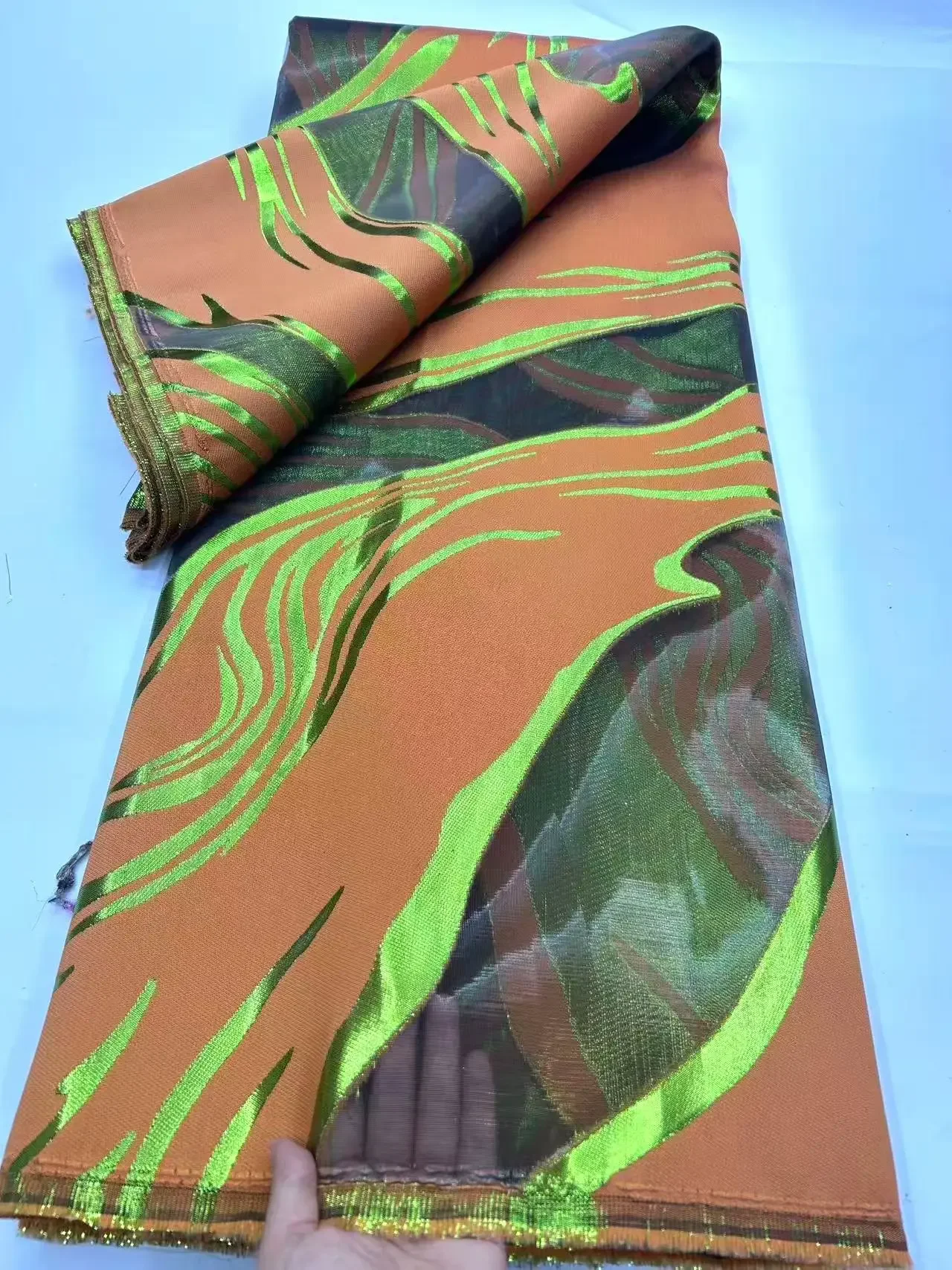 

Новейшая позолоченная оранжево-зеленая дамасская африканская кружевная ткань из органзы, 2025 г., высококачественная французская жаккардовая парчовая кружевная ткань PHD25183