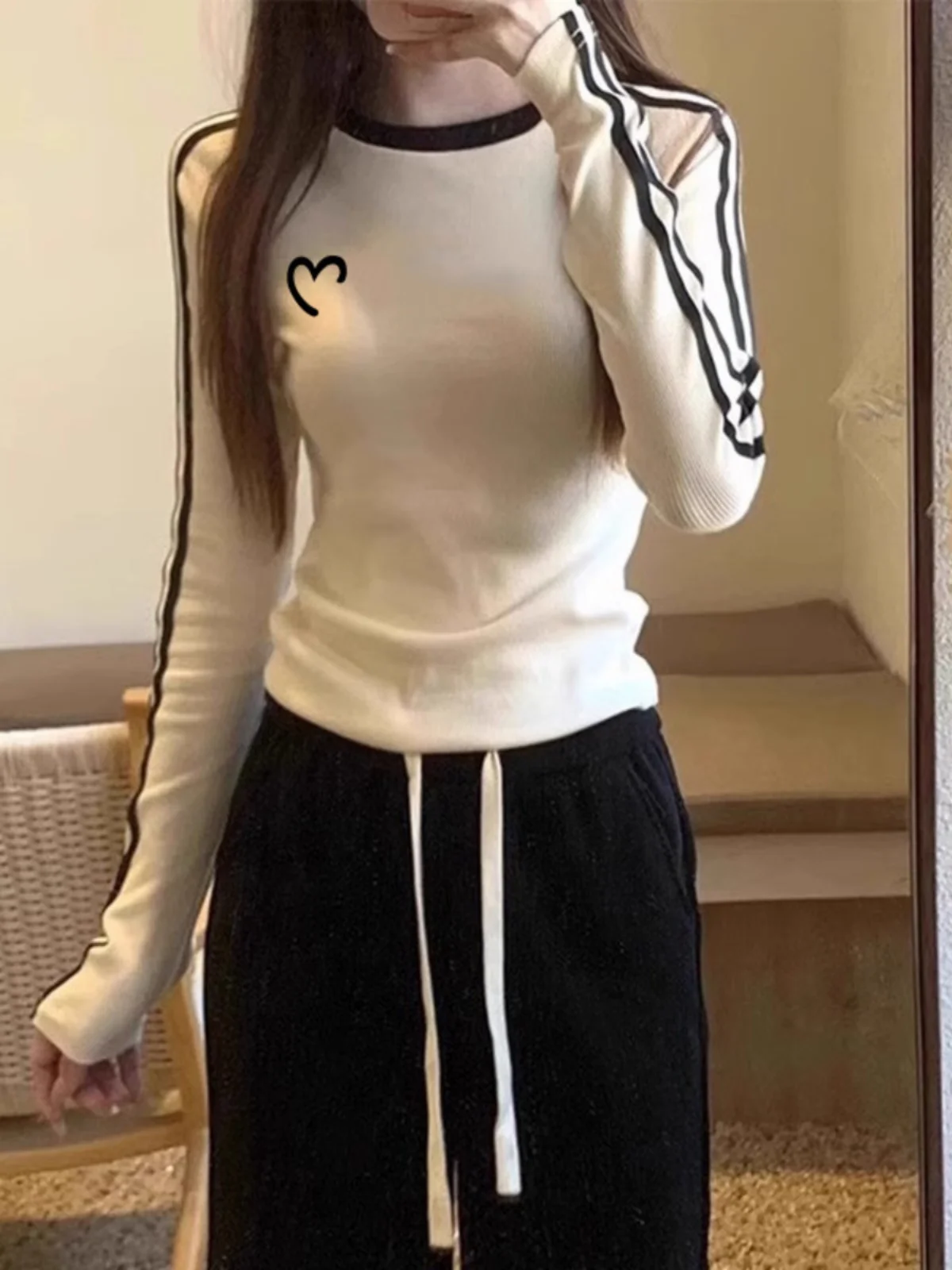 Cseta de Aodão de Manga Longa Slim Fit para Mulheres, Cor Leite e Damasco, Cseta Base para Uso Interno com Três tr...