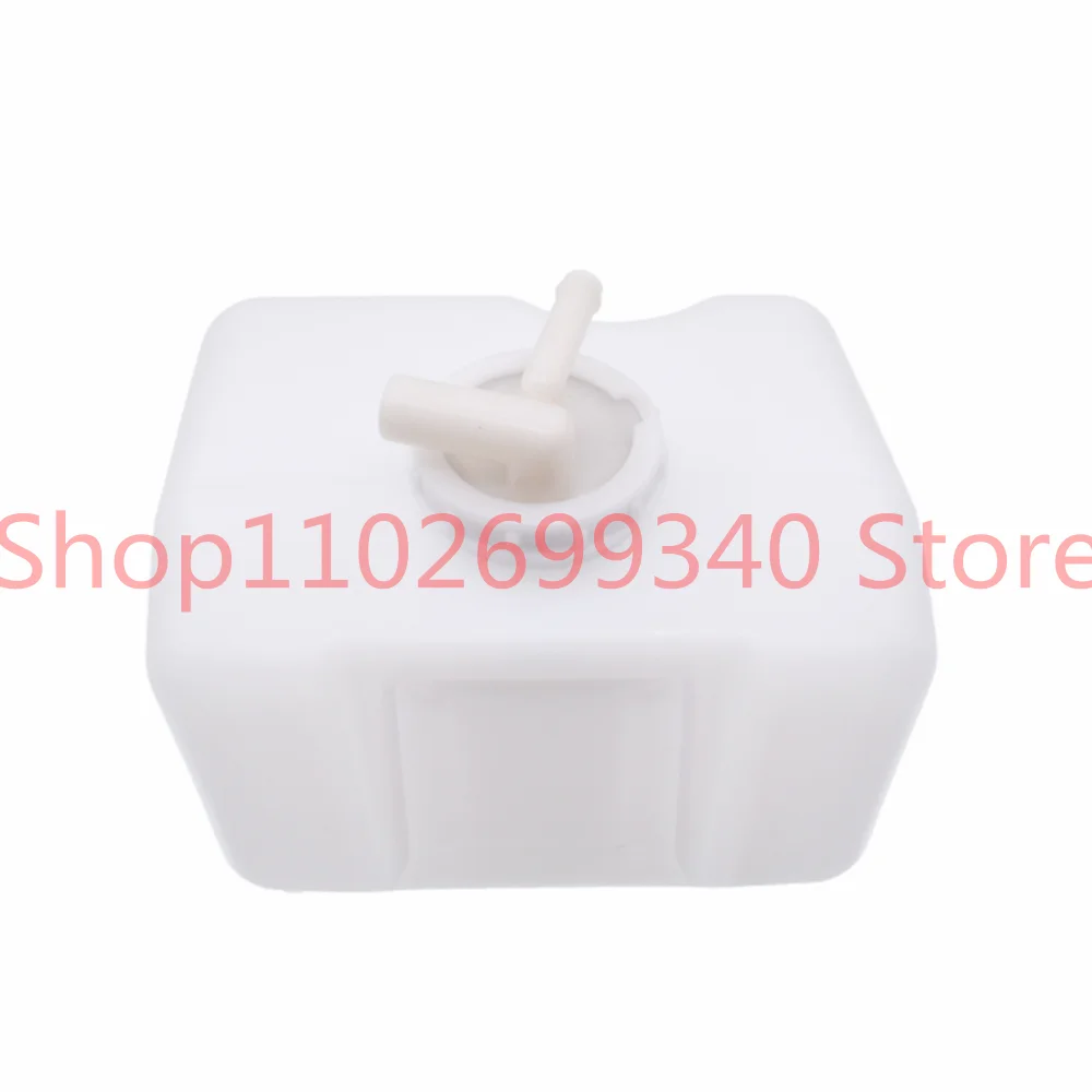 MB605260 MB598036 Car Coolant Overflow Reservoir Water Tank Fits For Mitsubishi Pajero 6G72 4G54 4D56 4M40 V32 V43 V44 V45 V46