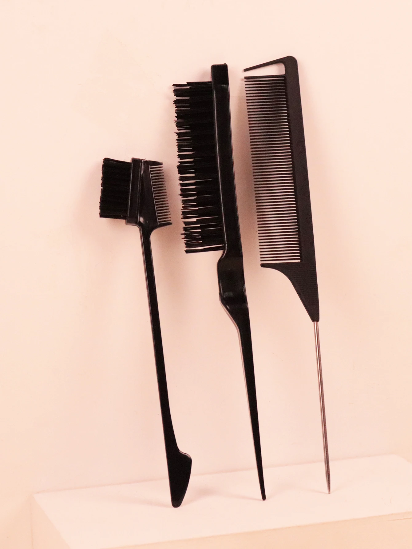 

3pcs styling tool set , teasing hair brush, rat tail comb edge brush, combing, smoothing hair，Special for real hair wigs