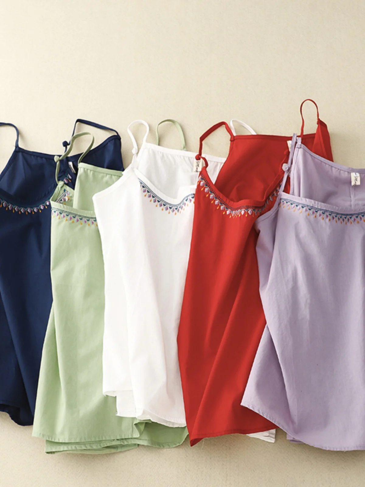 Colete feminino bordado de linho, roupa interna casual solta, top de verão, design artístico, tecido de mistura de algodão