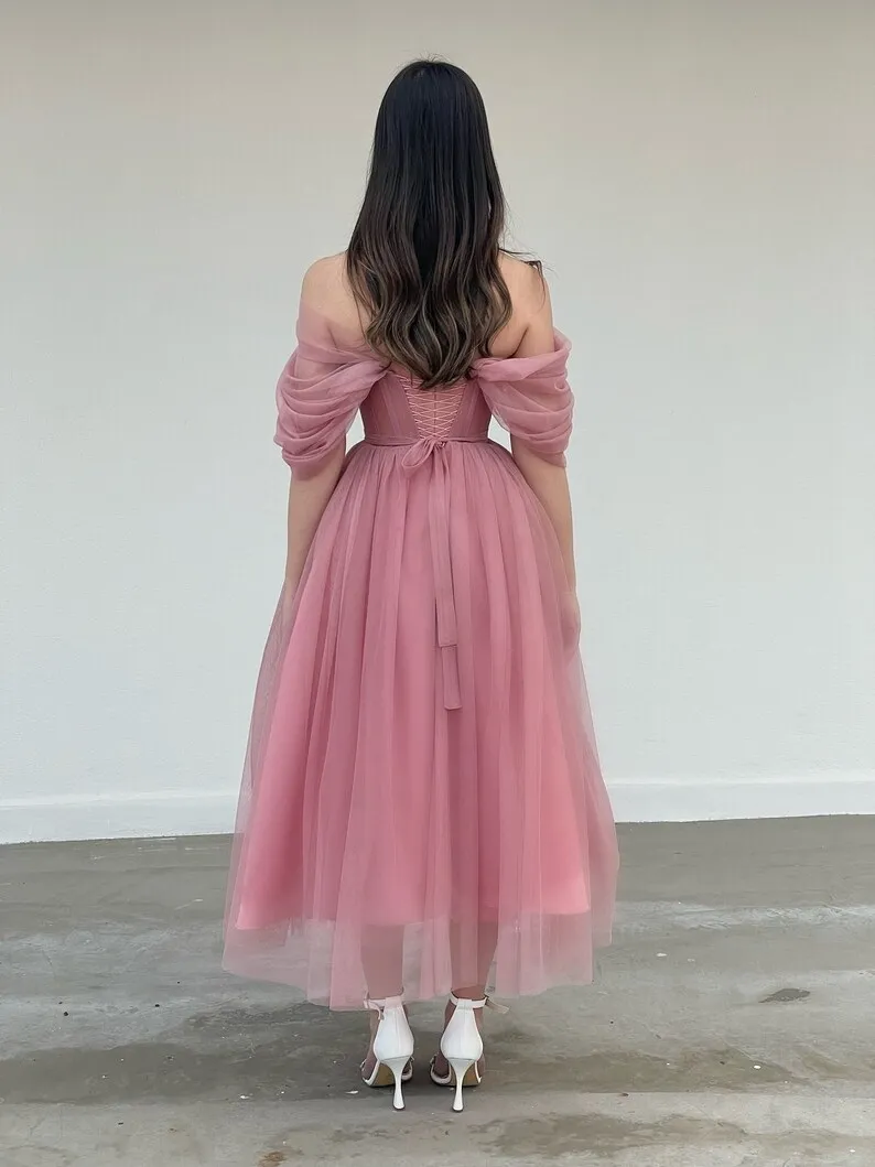 Abiti da sera eleganti a trapezio con spalle scoperte Abito da festa lungo fino al tè con scollo a cuore in tulle con pieghe incrociate Abiti da cerimonia per ospiti