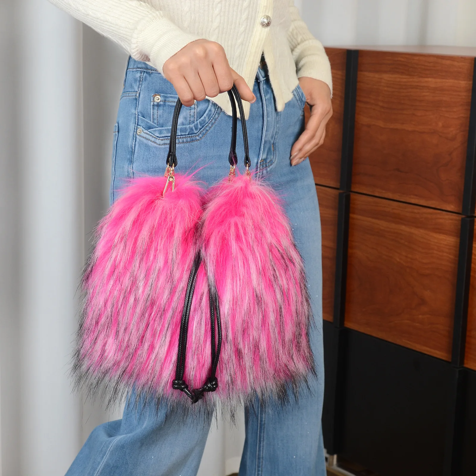 Modische Herbst-Winter Kunstfell-Handtasche Luxuriöse Bucket Bag für Damen Fell-Tragetasche Kunstwaschbärfell Hochwertige Handtasche – Detail 9