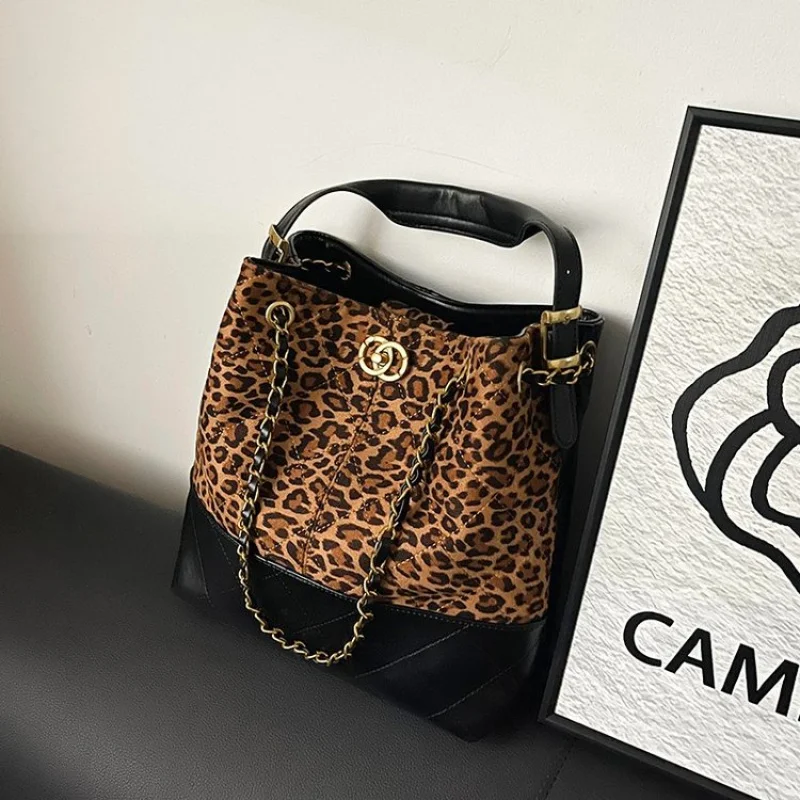 

Classic Leather Tote Bag Paris Fashion Large Capacity For Women With Letter Logo And Trendy Style
